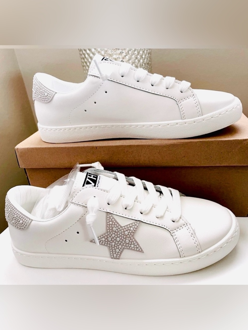 VINTAGE HAVANA Carla Pearl Star Sneaker White Grey Sz 8 Fashion Shoe New Box NIB